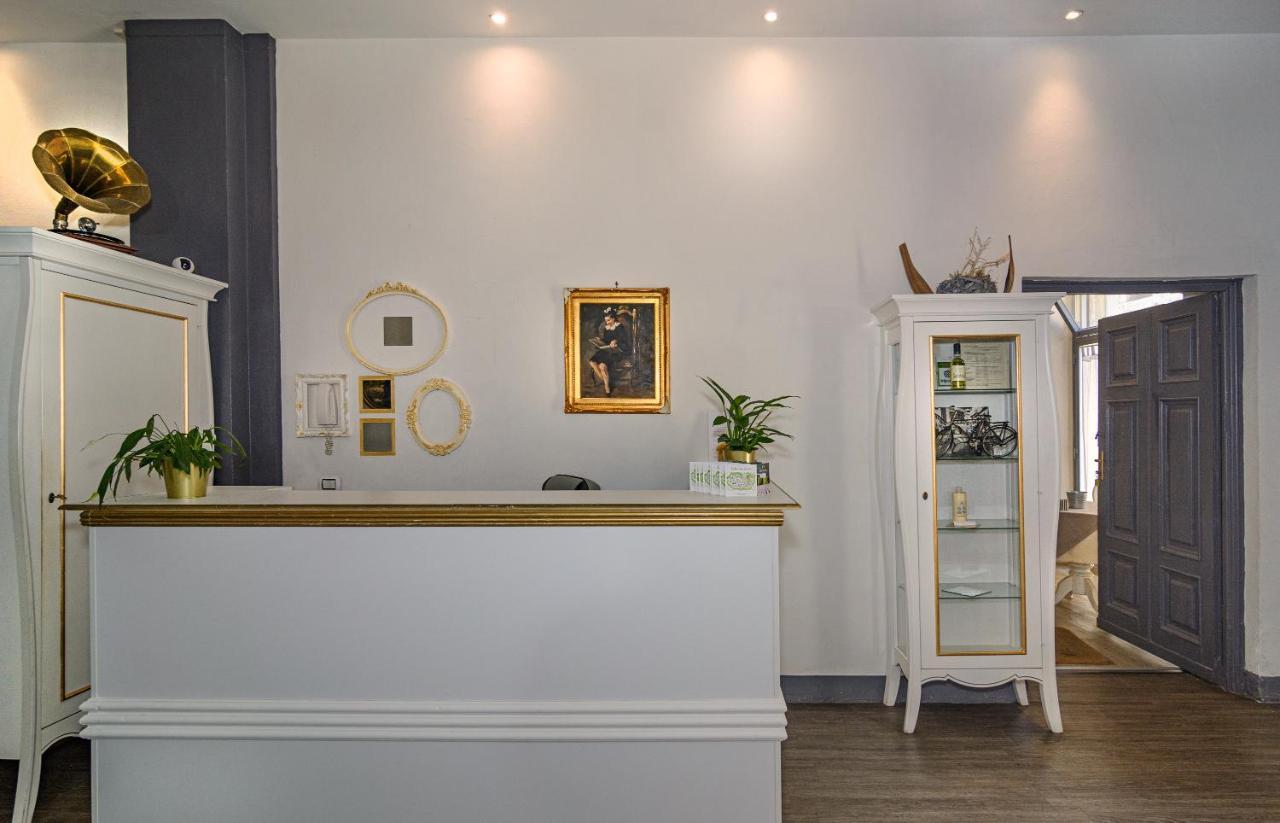 B&B Relais Inn Лука Екстериор снимка